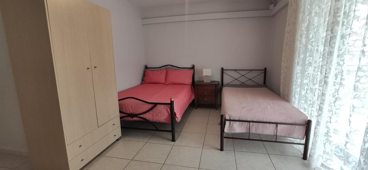 Appartement Ostria à Ierissos Extérieur photo